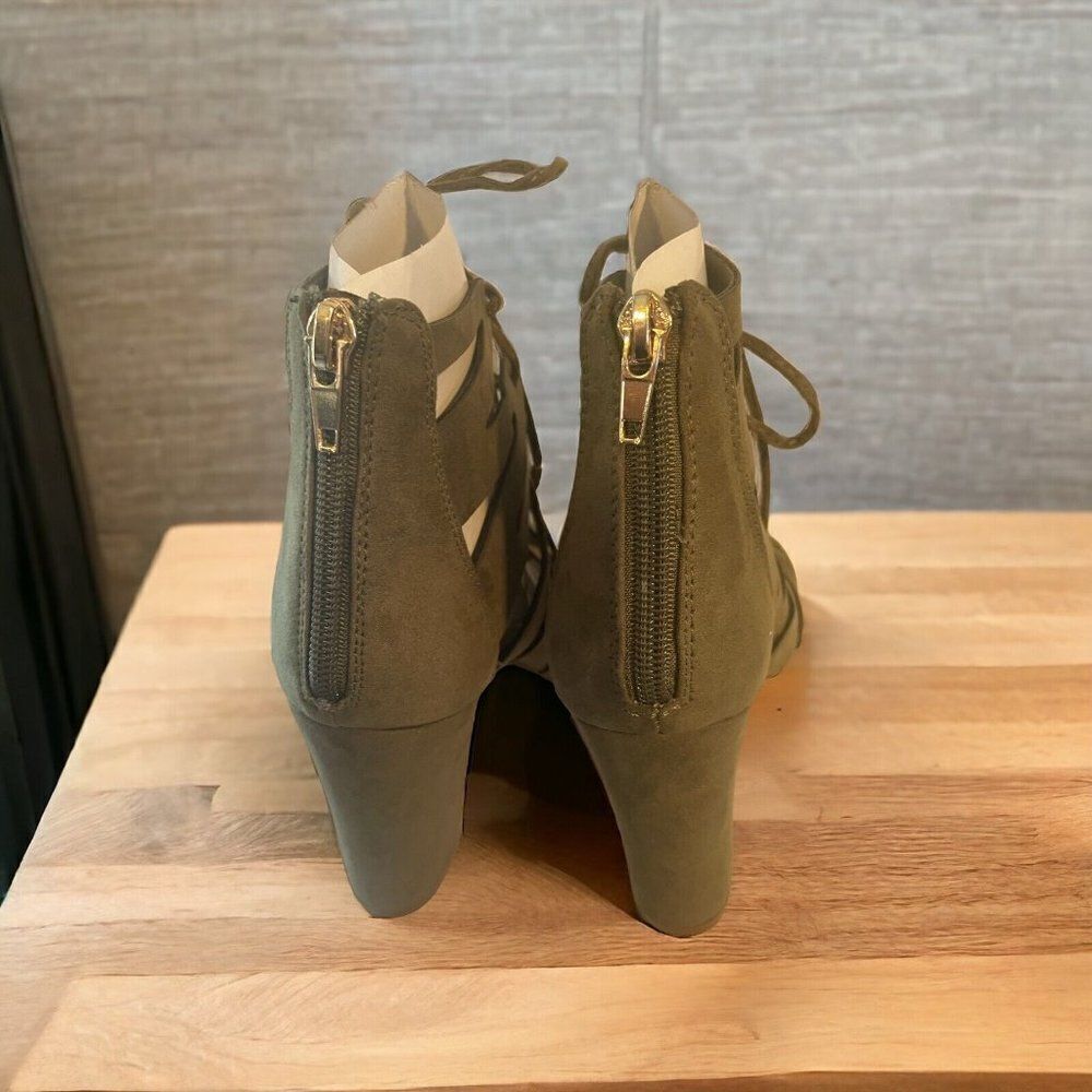 Madden NYC laced up boot heeled olive green sz 6.5 - Picture 5 of 9